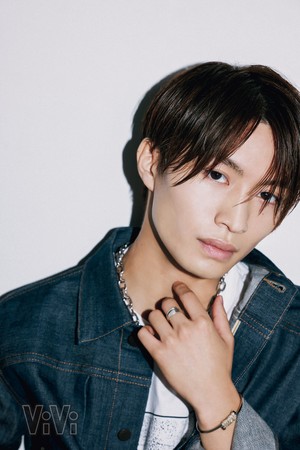 ViVi史上初、専属モデル・藤田ニコルによるセルフィ―撮影の表紙が実現！ ViVi1月号は11月22日発売！のサブ画像6