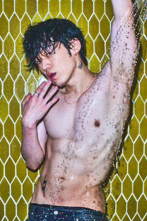 ジャニーズへの楽曲提供で話題！エロかっこいいアーティストNo.1　SHIROSE初エッセイ『バニラ』2021年11月20日（土）発売！のサブ画像2