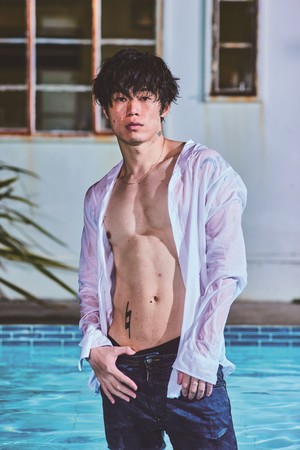 ジャニーズへの楽曲提供で話題！エロかっこいいアーティストNo.1　SHIROSE初エッセイ『バニラ』2021年11月20日（土）発売！のサブ画像3