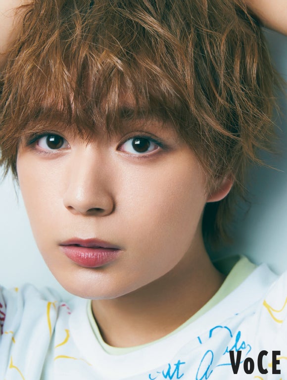 VOCE8月号表紙に美しすぎる新垣結衣が登場！　2022上半期ベストコスメ発表も！のサブ画像3