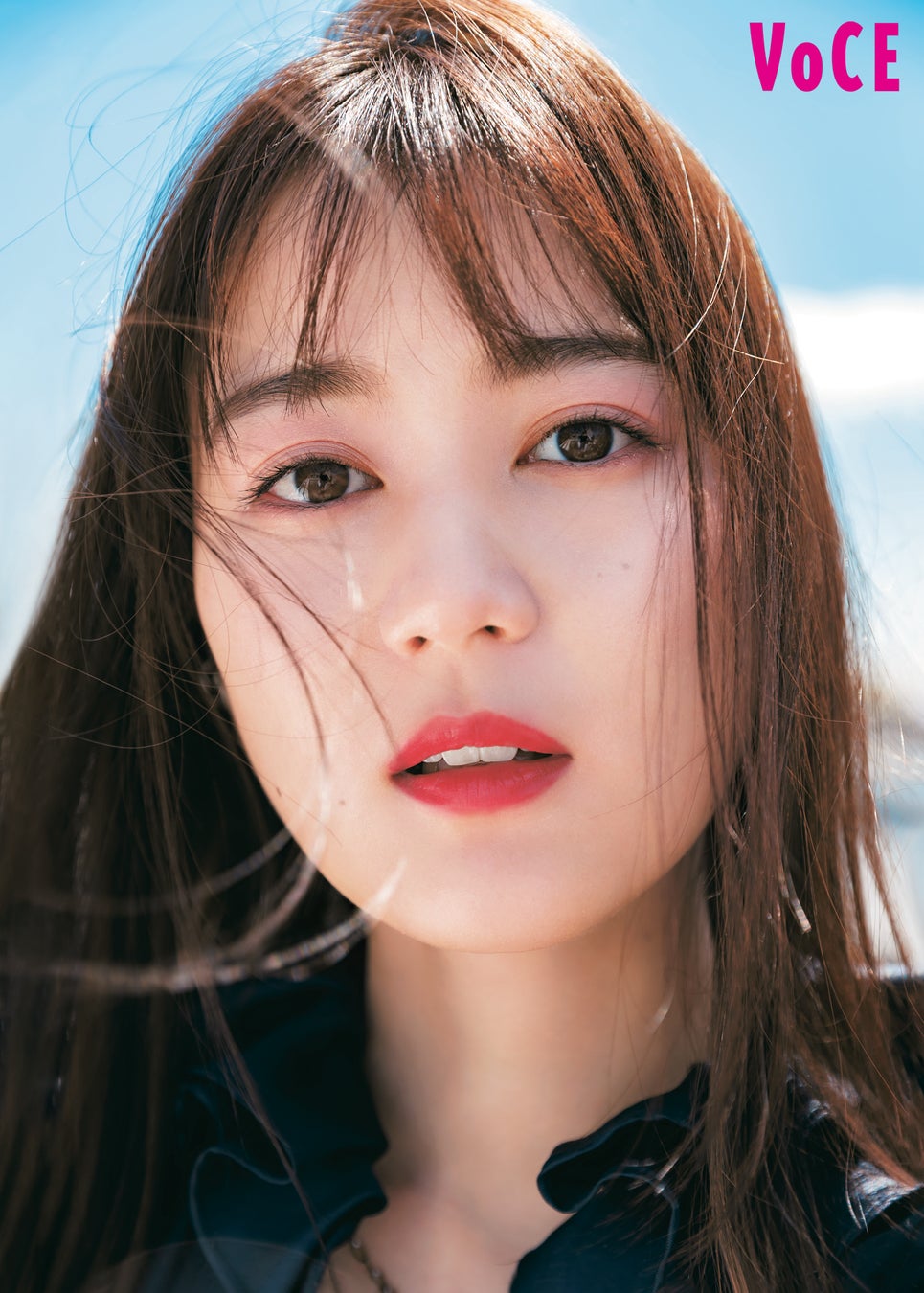 VOCE8月号表紙に美しすぎる新垣結衣が登場！　2022上半期ベストコスメ発表も！のサブ画像7