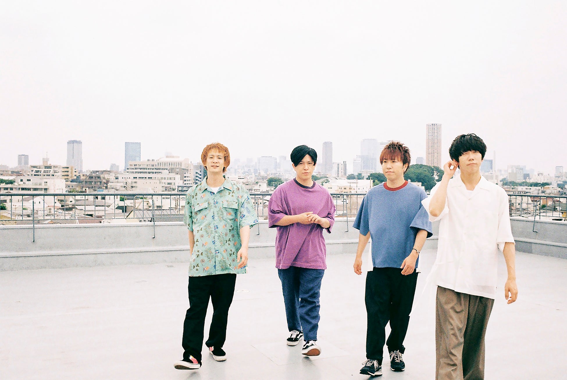 本日発売「MG」第12号の表紙に、ジャニーズWESTが登場！ ロックフェス出演・3大ドーム・ツアー開催など、新たなフィールドでも躍動する7人の“カラフル”な魅力満載のサブ画像3_「MG（NO.12）」（東京ニュース通信社刊）