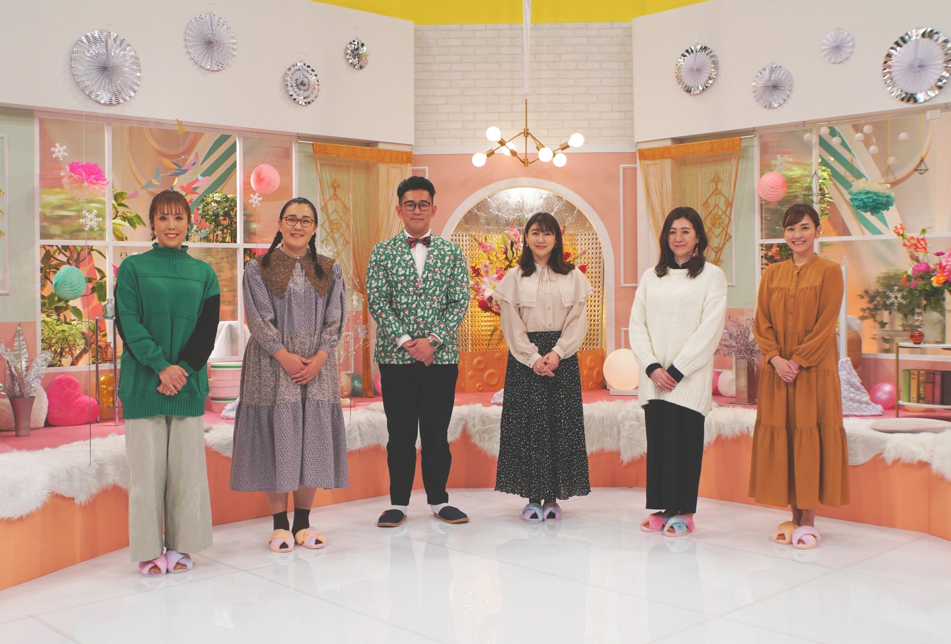 芸能人ママ＆パパが “子育て” 巡り大激論！？ 『アップ！スペシャル　ママトーク！』 メ～テレ『アップ！』の人気コーナーが大晦日の特別番組に！ 12月31日 (土) 午後3時30分～ 放送のサブ画像2_(左から：助産師HISAKO・白鳥久美子・ビビる大木・安めぐみ・野々村友紀子・鈴木しおりアナウンサー)