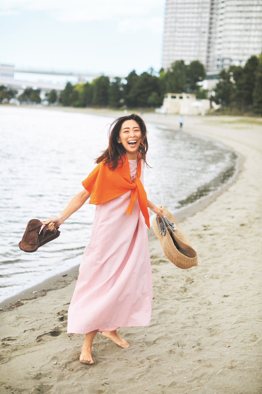 『STORY』７月号は、蛯原友里さんが初の単独表紙。小倉優子さんに大学受験後の独占インタビューも。ファッション大特集は、夏を楽しむきっかけを作ってくれる「ワンピース」がテーマにのサブ画像3