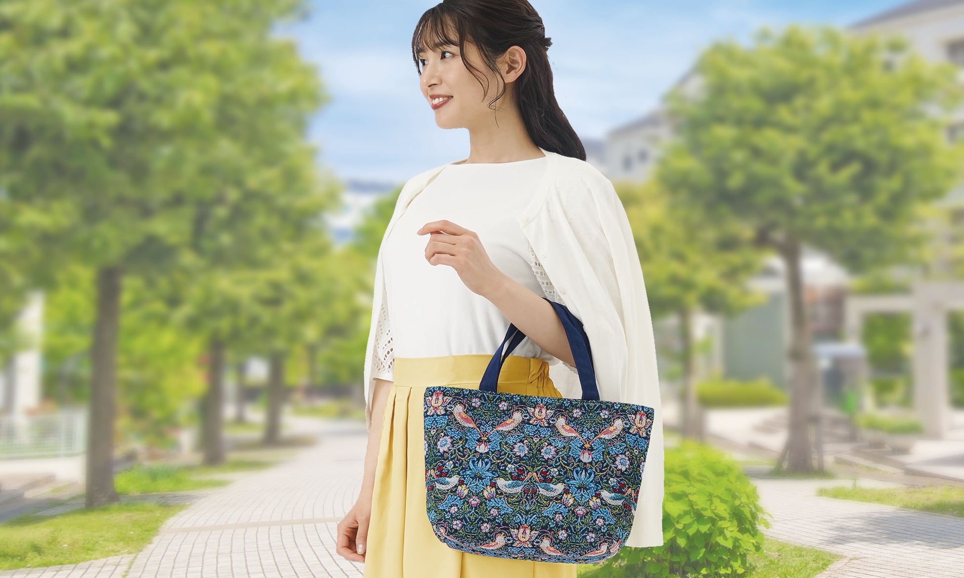 ウィリアム・モリスの「いちご泥棒」が高級感のある華やかなジャガード織りの手提げバッグのサブ画像5