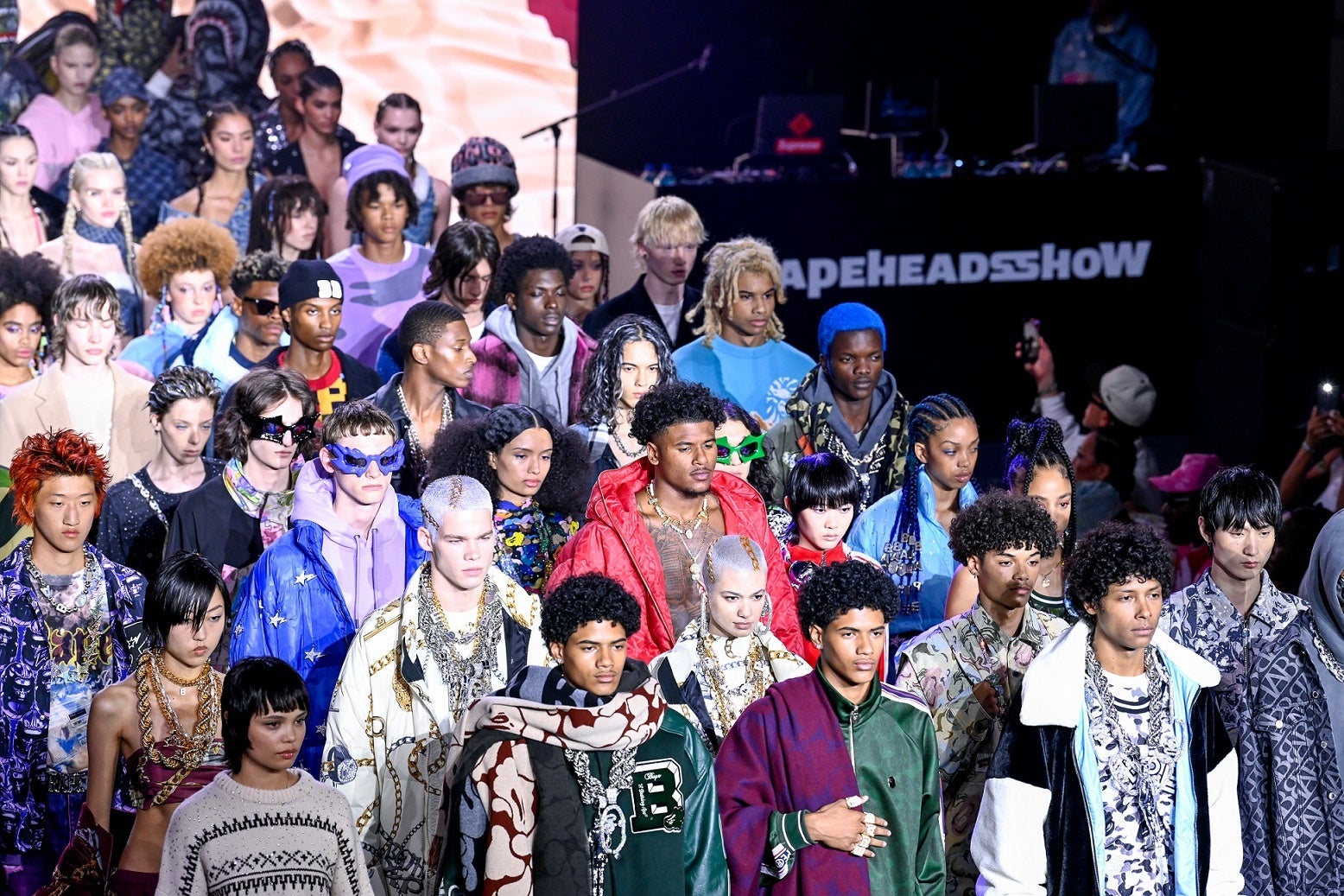 A BATHING APE® 30周年記念イベント「BAPE HEADS SHOW」BAPE®が4つのサブブランドと共にステージで2023年秋冬コレクションを発表のサブ画像3_RUNWAY FINAL