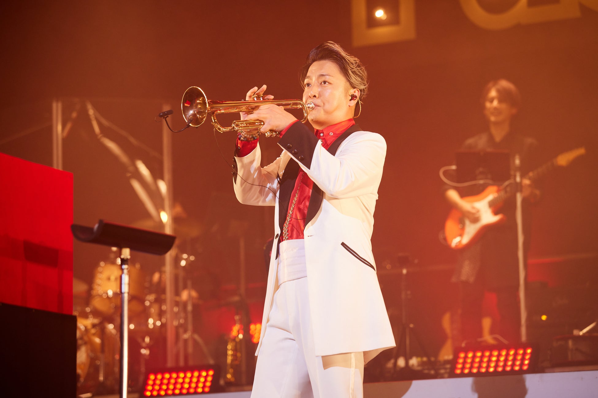 迫力の生演奏と高級感溢れる空間による、至高のエンターテイメントコンサート。プロ音楽ユニット「Passo a Passo」が、