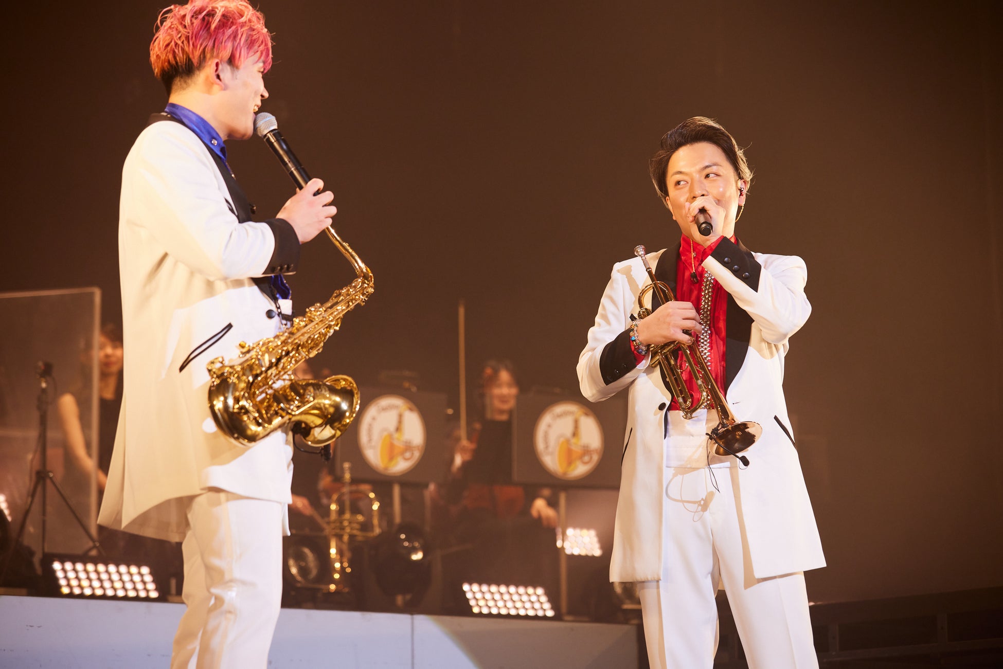 迫力の生演奏と高級感溢れる空間による、至高のエンターテイメントコンサート。プロ音楽ユニット「Passo a Passo」が、